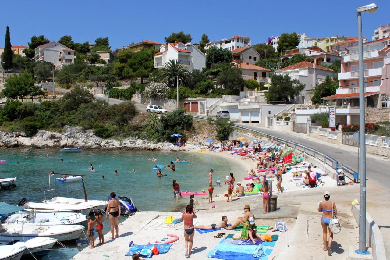 Apartments With A Parking Space Mavarstica, Ciovo - 17803 Trogir Exterior foto