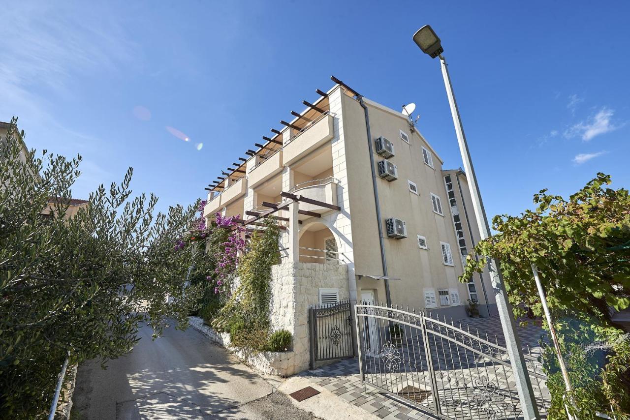 Apartments With A Parking Space Mavarstica, Ciovo - 17803 Trogir Exterior foto