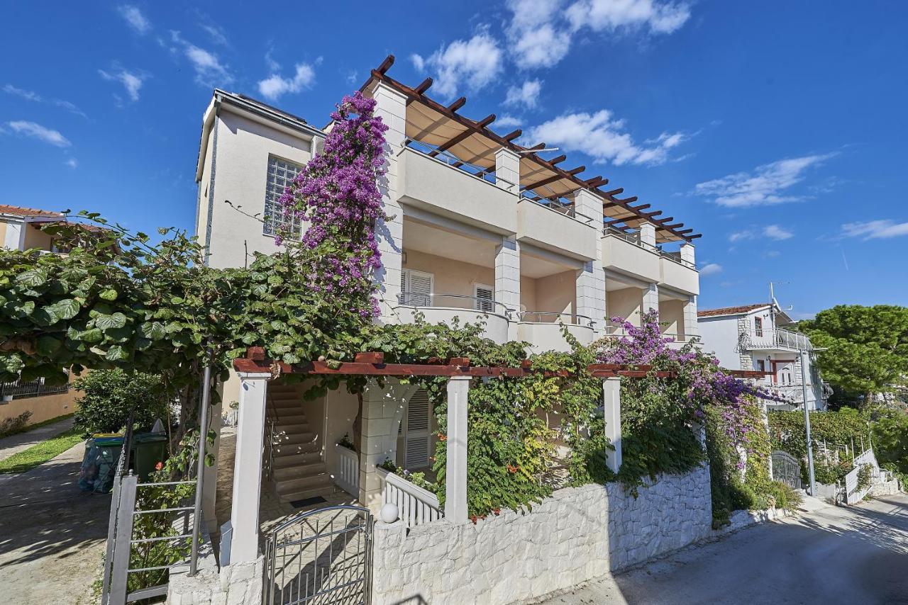 Apartments With A Parking Space Mavarstica, Ciovo - 17803 Trogir Exterior foto