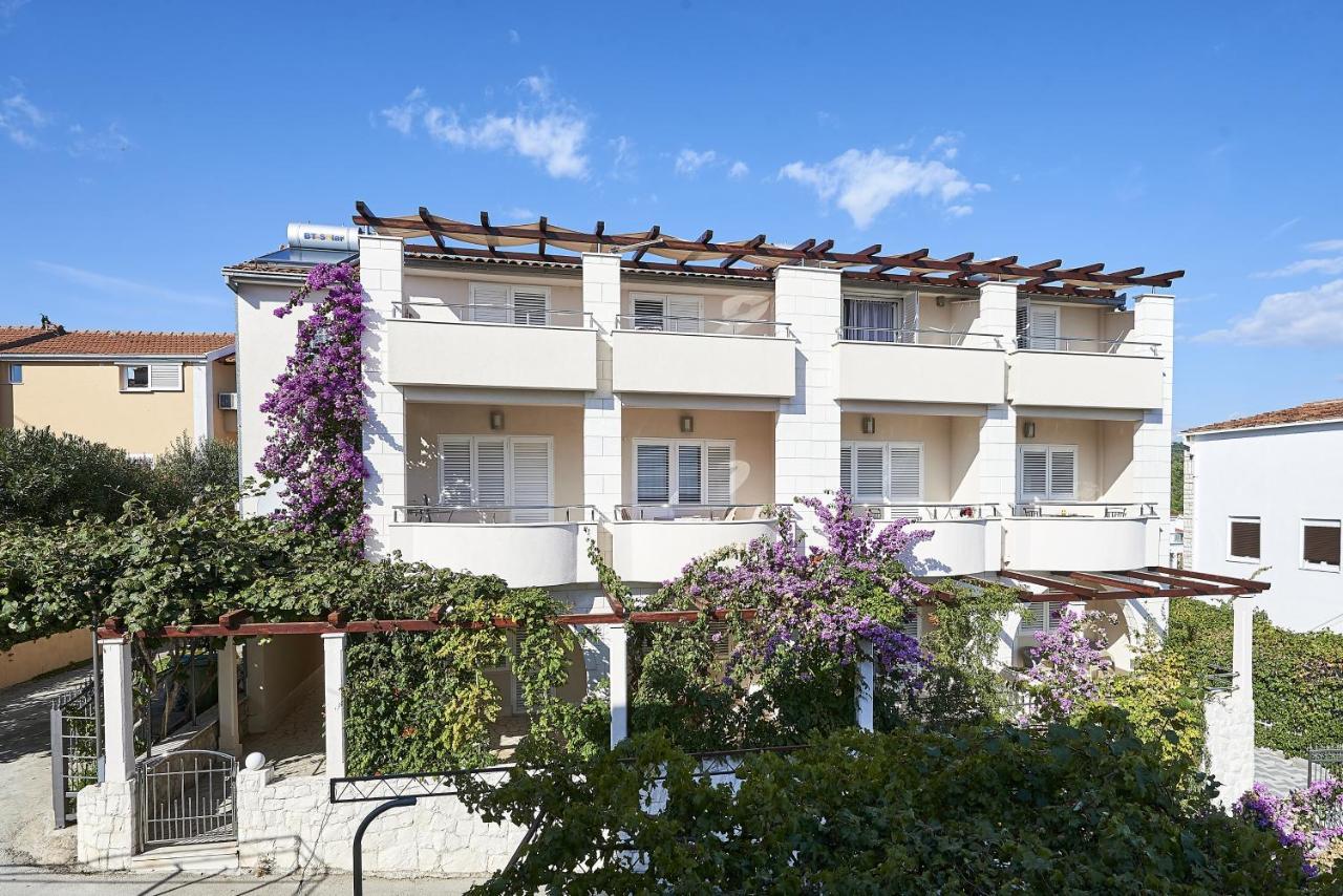 Apartments With A Parking Space Mavarstica, Ciovo - 17803 Trogir Exterior foto
