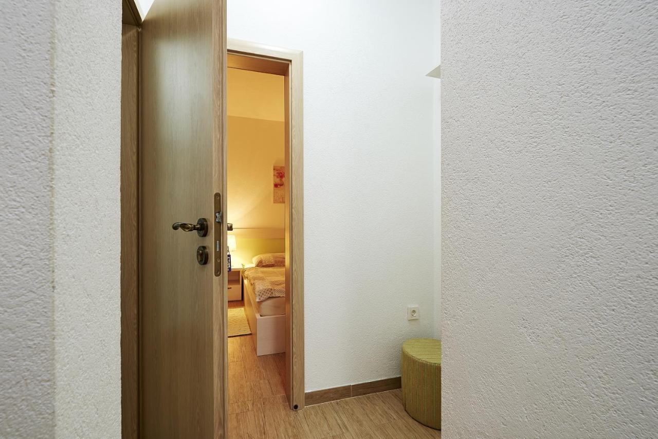 Apartments With A Parking Space Mavarstica, Ciovo - 17803 Trogir Exterior foto
